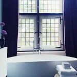 Relais & Chateaux Weeshuis 4* Gouda