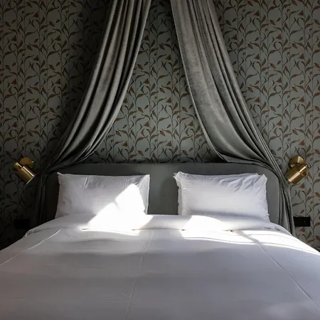 Relais & Chateaux Weeshuis Отель Гауда