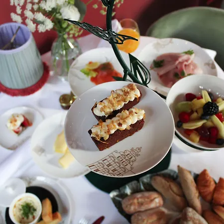 호텔 Relais & Chateaux Weeshuis 고우타