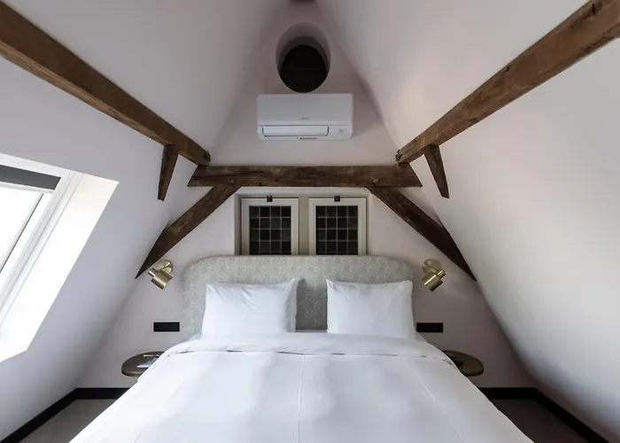 Relais & Chateaux Weeshuis 4*